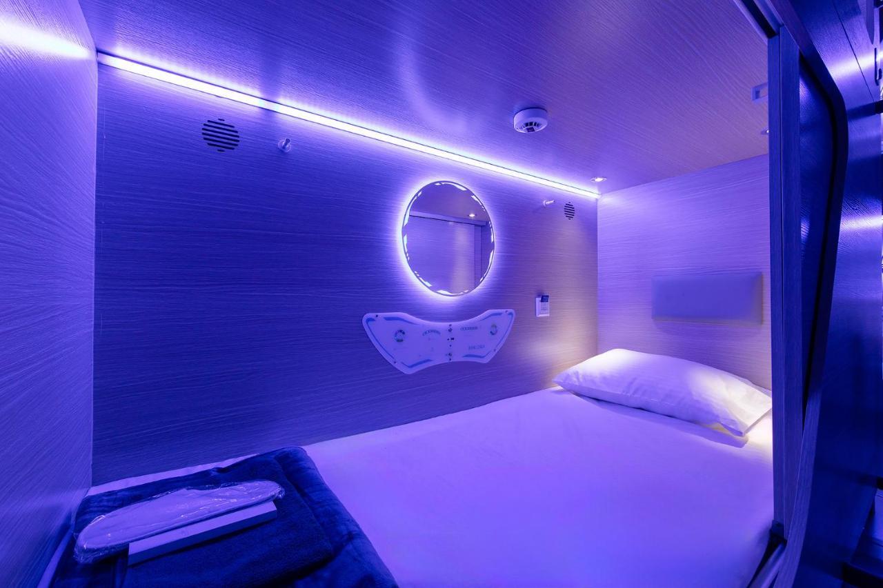 Berloga Capsule Jbr Albergue Dubái Exterior foto